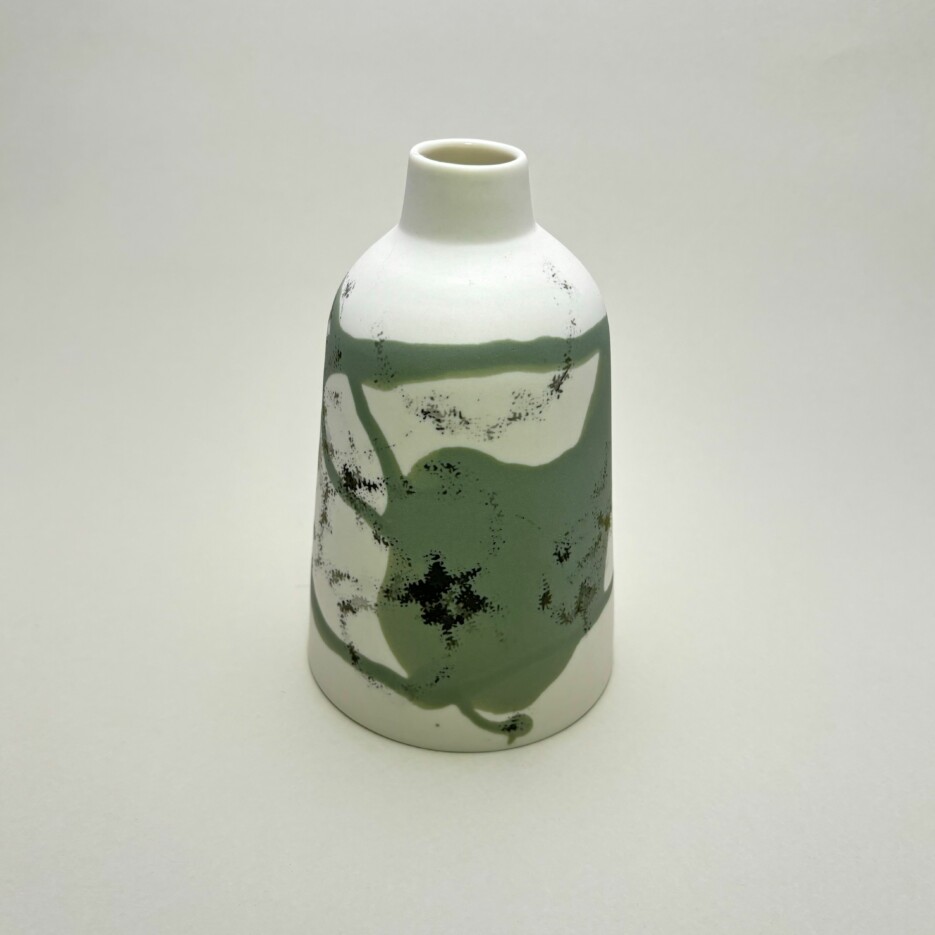 Image of Porcelain Bottle | Flora 2 Series Tall